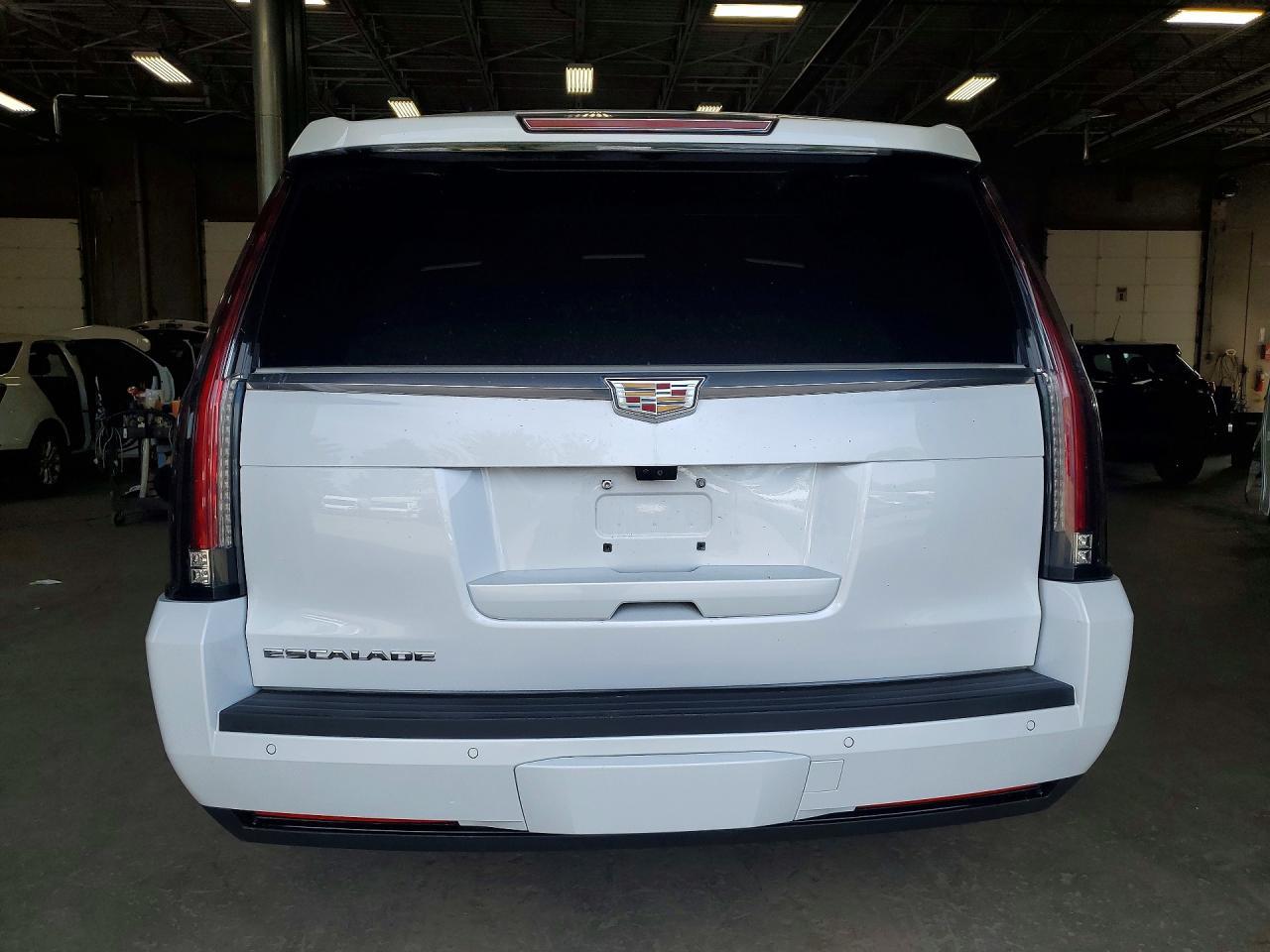2020 Cadillac Escalade Esv Premium Luxury - Image 6
