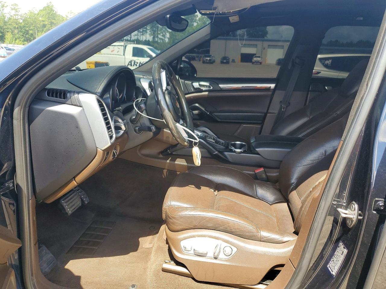 2016 Porsche Cayenne S - Image 7