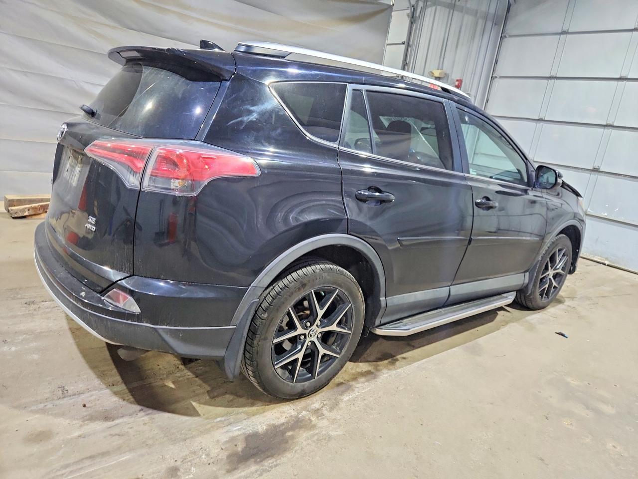 2016 Toyota Rav4 Se - Image 3