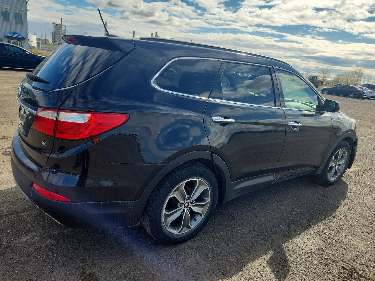 2013 Hyundai Santa Fe Gls - Image 3
