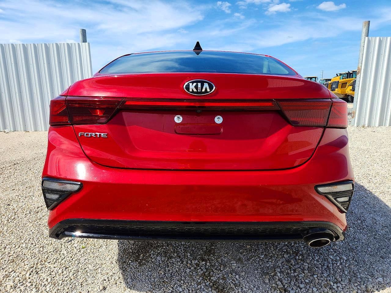 2021 Kia Forte Lxs - Image 6