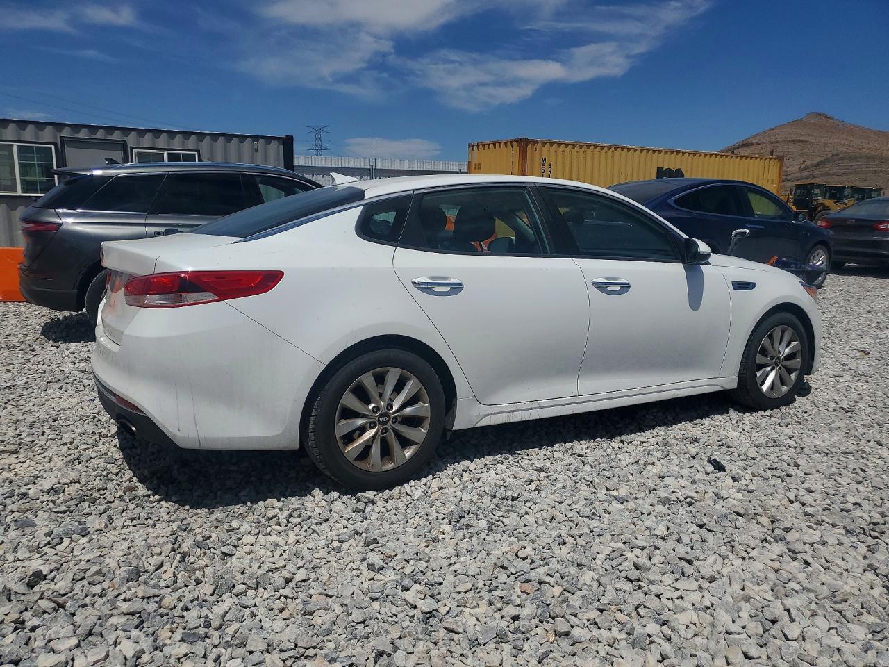 2017 Kia Optima Lx - Фото 3