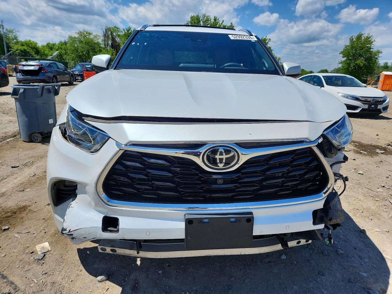 2022 Toyota Highlander Platinum - Image 5