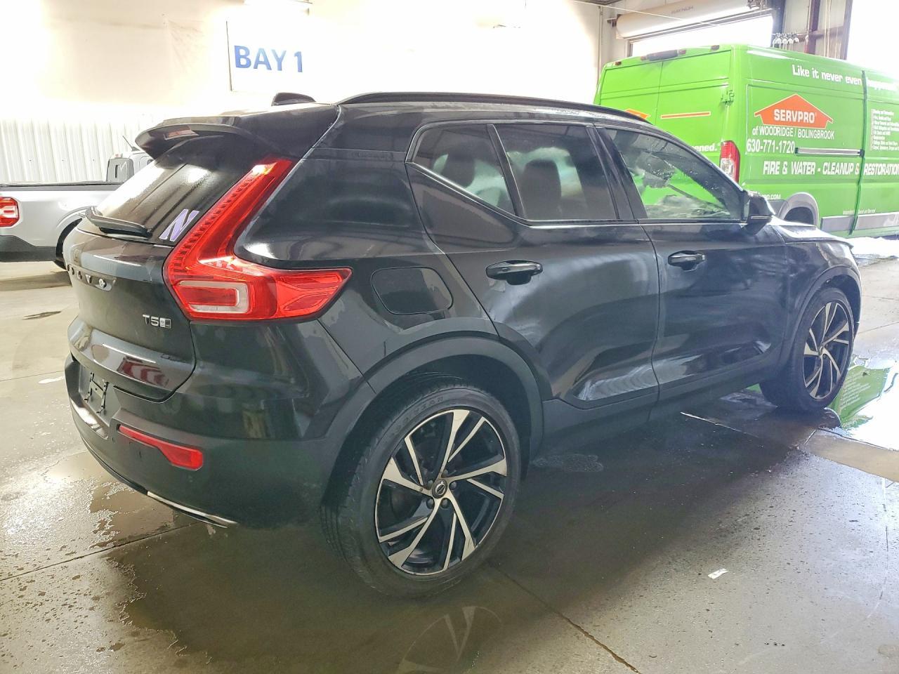 2020 Volvo Xc40 T5 R-Design - Image 3
