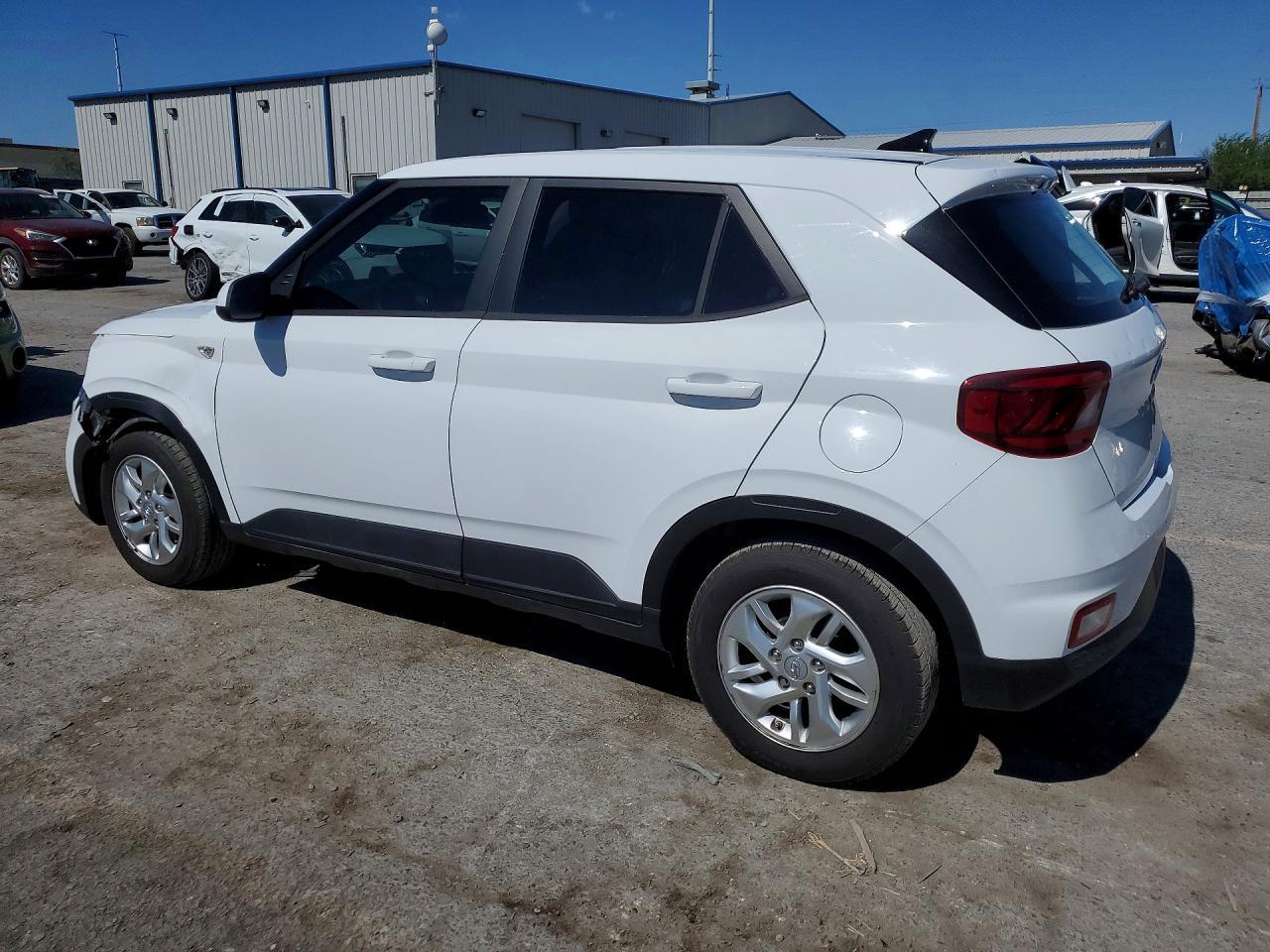 2022 Hyundai Venue Se - Image 2