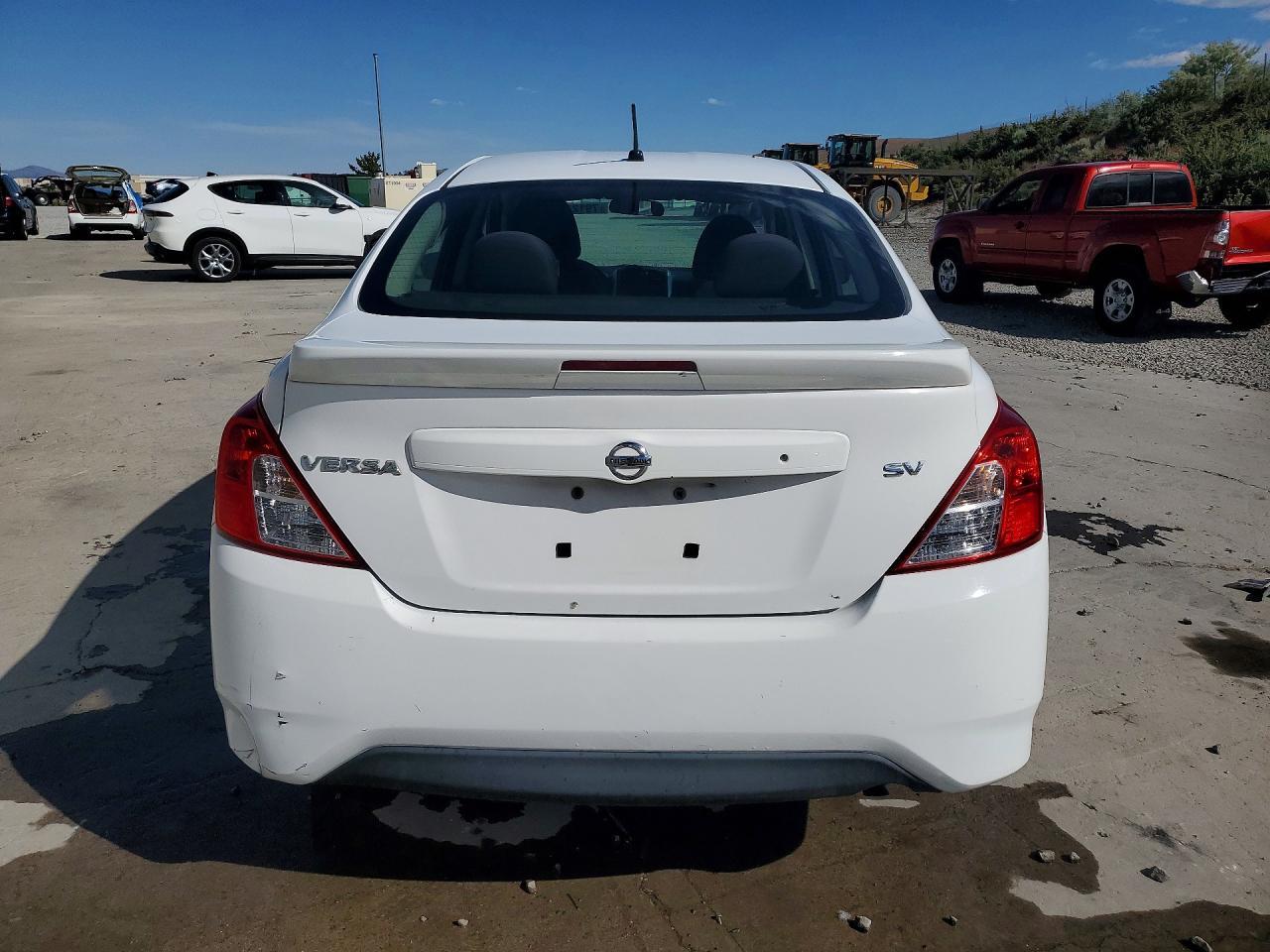 2018 Nissan Versa Sv - Image 6