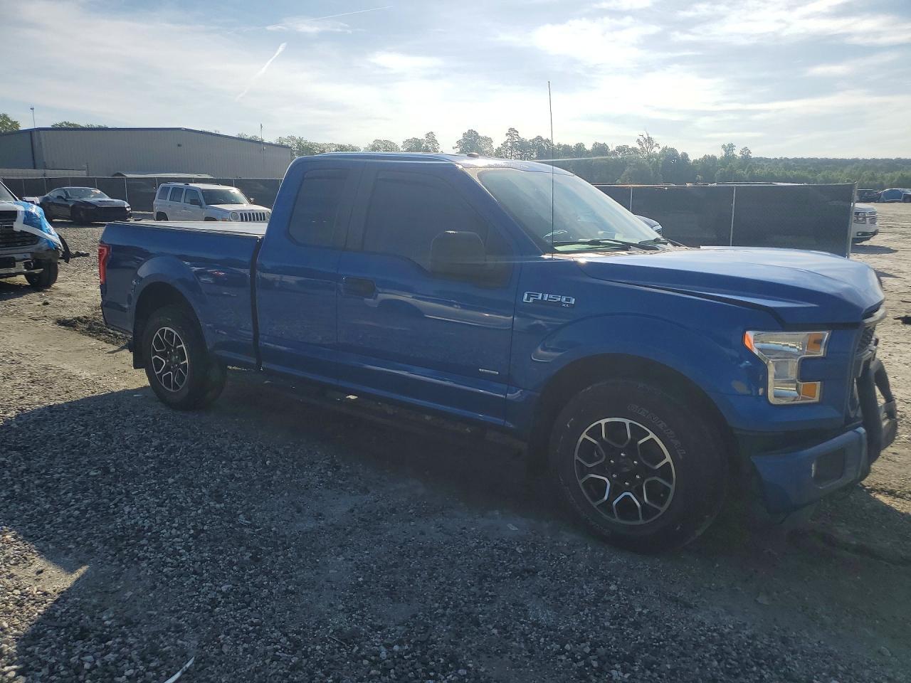 2017 Ford F150 Super Cab - Image 4