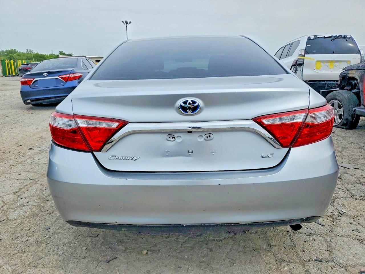 2015 Toyota Camry Le - Фото 6