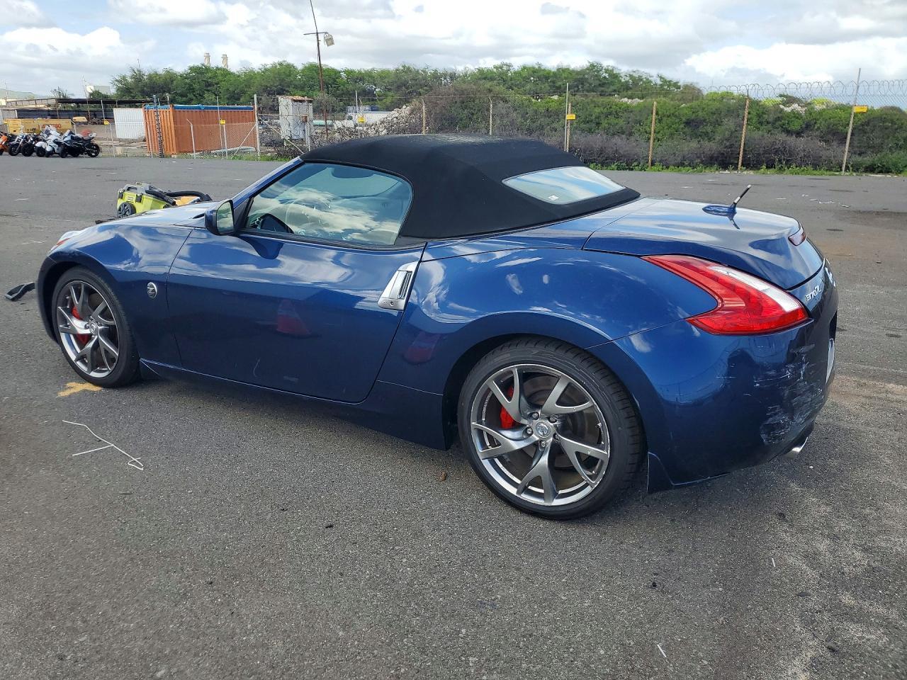 2015 Nissan 370Z Roadster Touring Sport - Фото 2