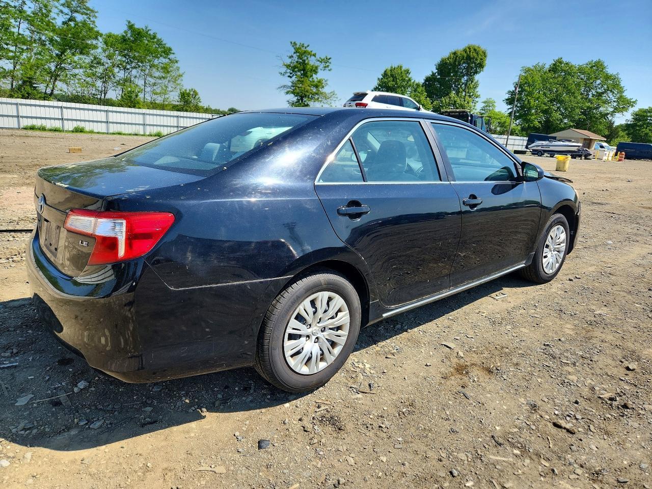 2012 Toyota Camry Le - Фото 3