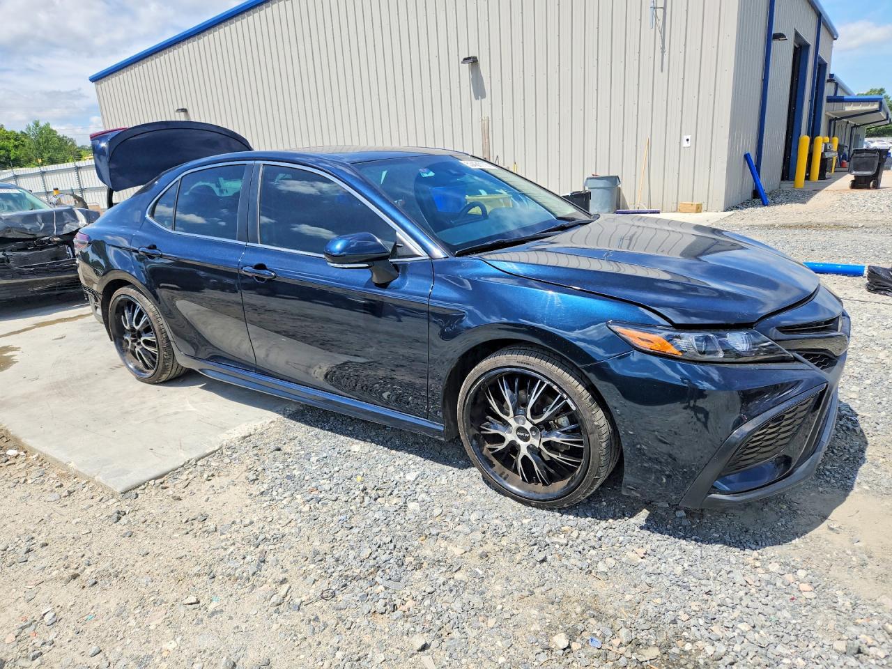 2021 Toyota Camry Se - Фото 4