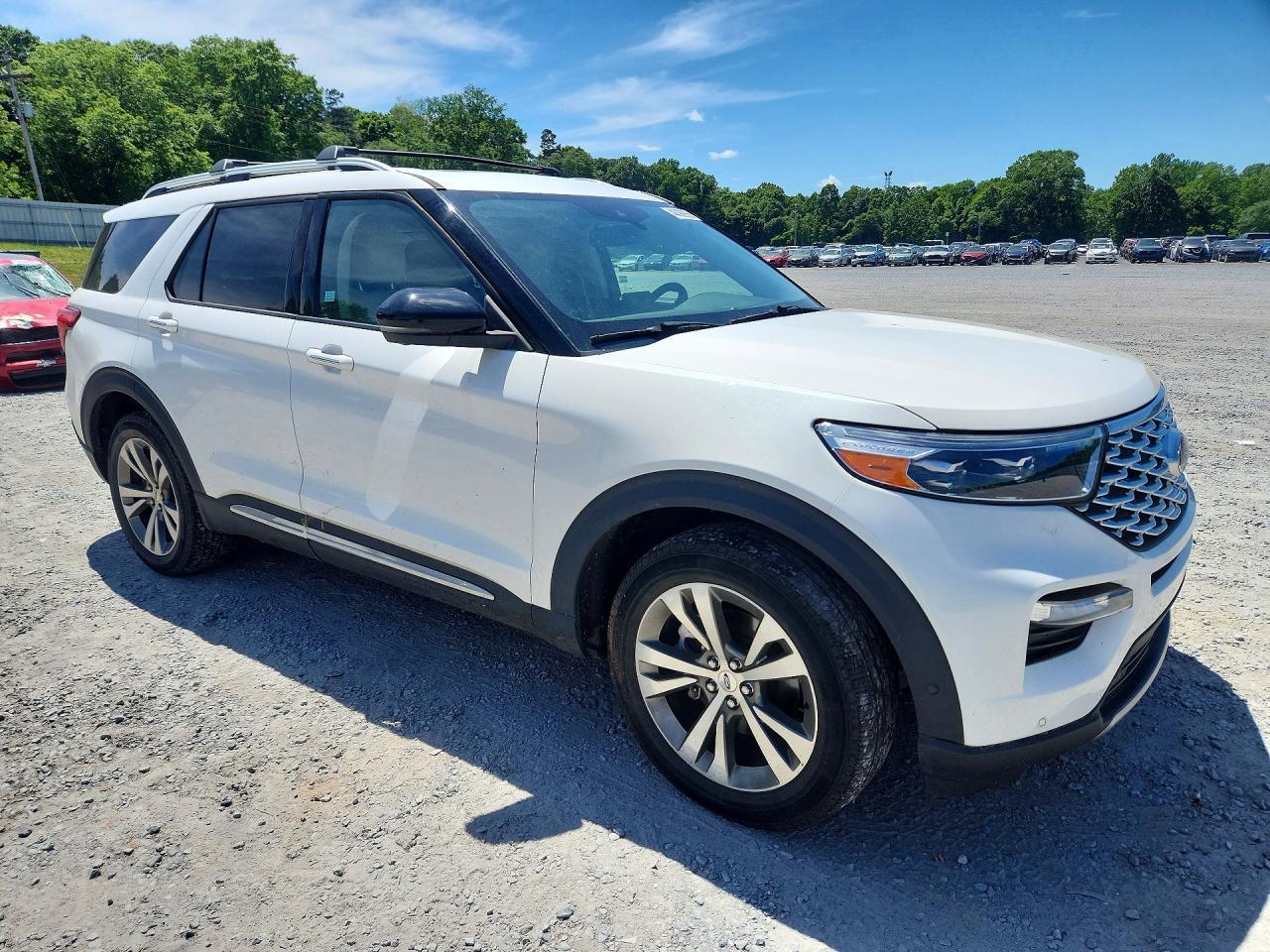 2020 Ford Explorer Platinum - Image 4