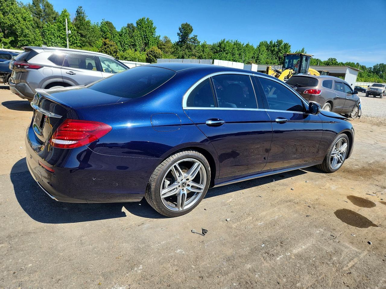 2018 Mercedes-Benz E 300 - Image 3