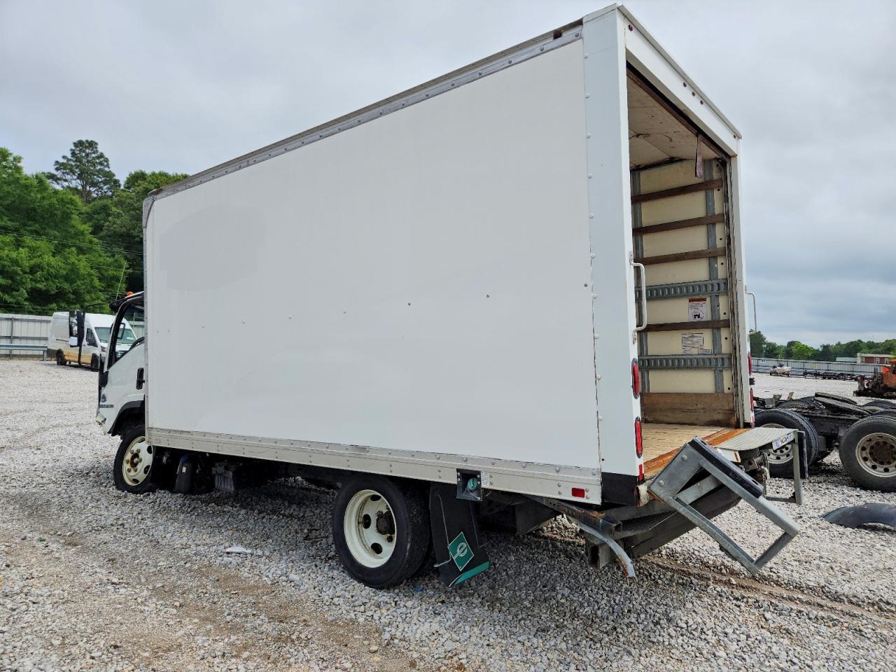 2022 Isuzu Npr Xd - Image 3