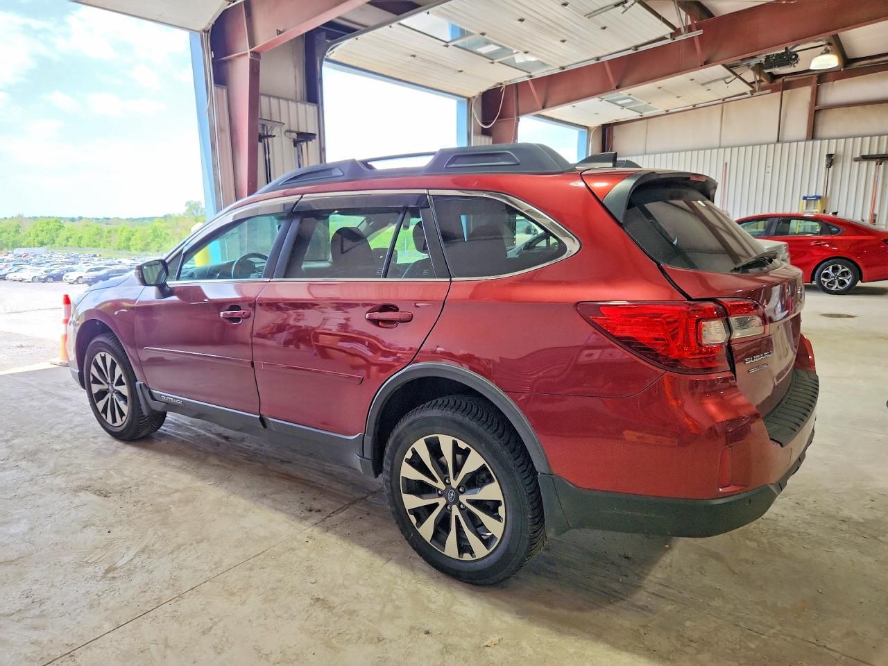 2017 Subaru Outback 2.5I Limited - Фото 2