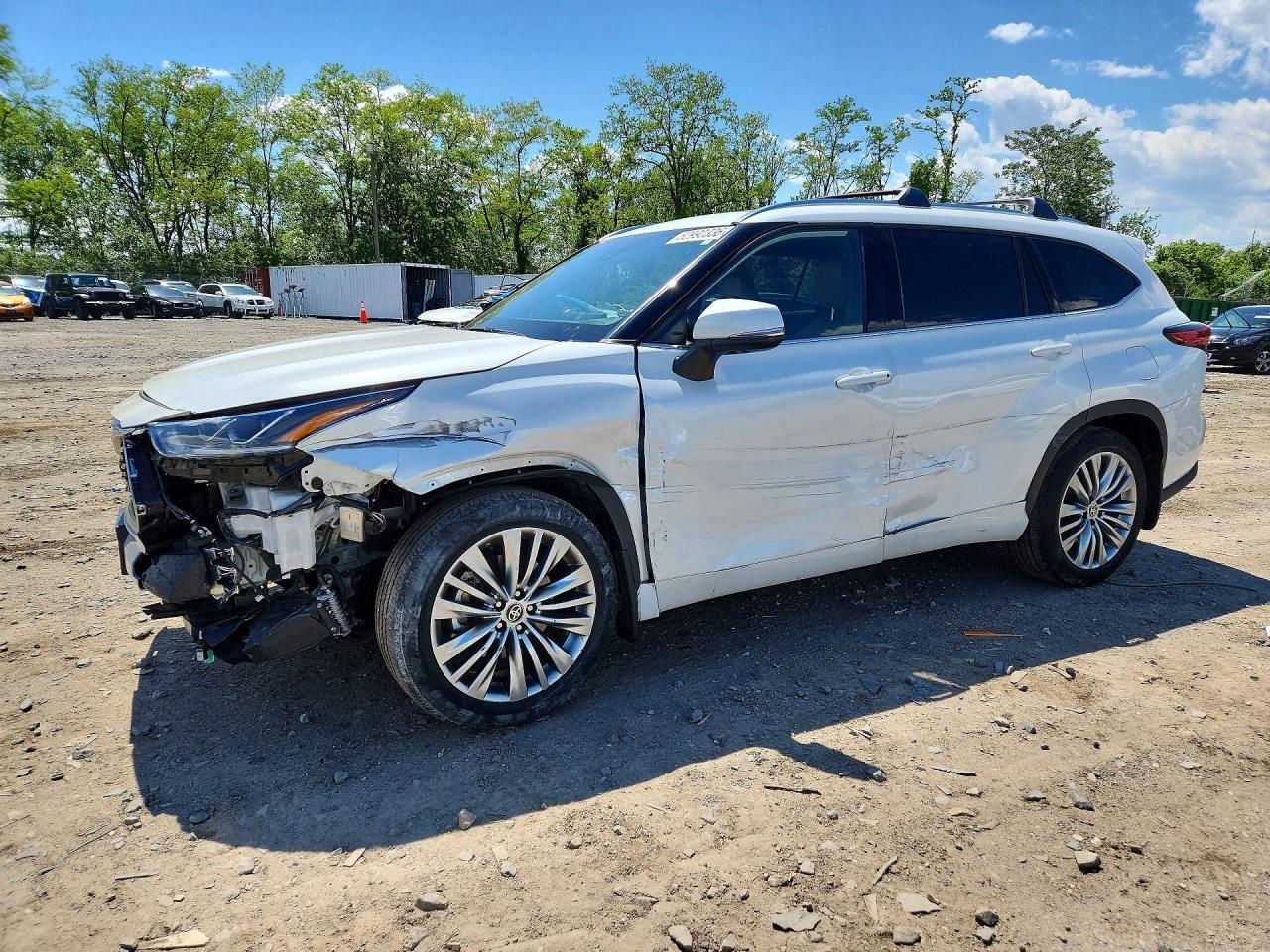 2022 Toyota Highlander Platinum