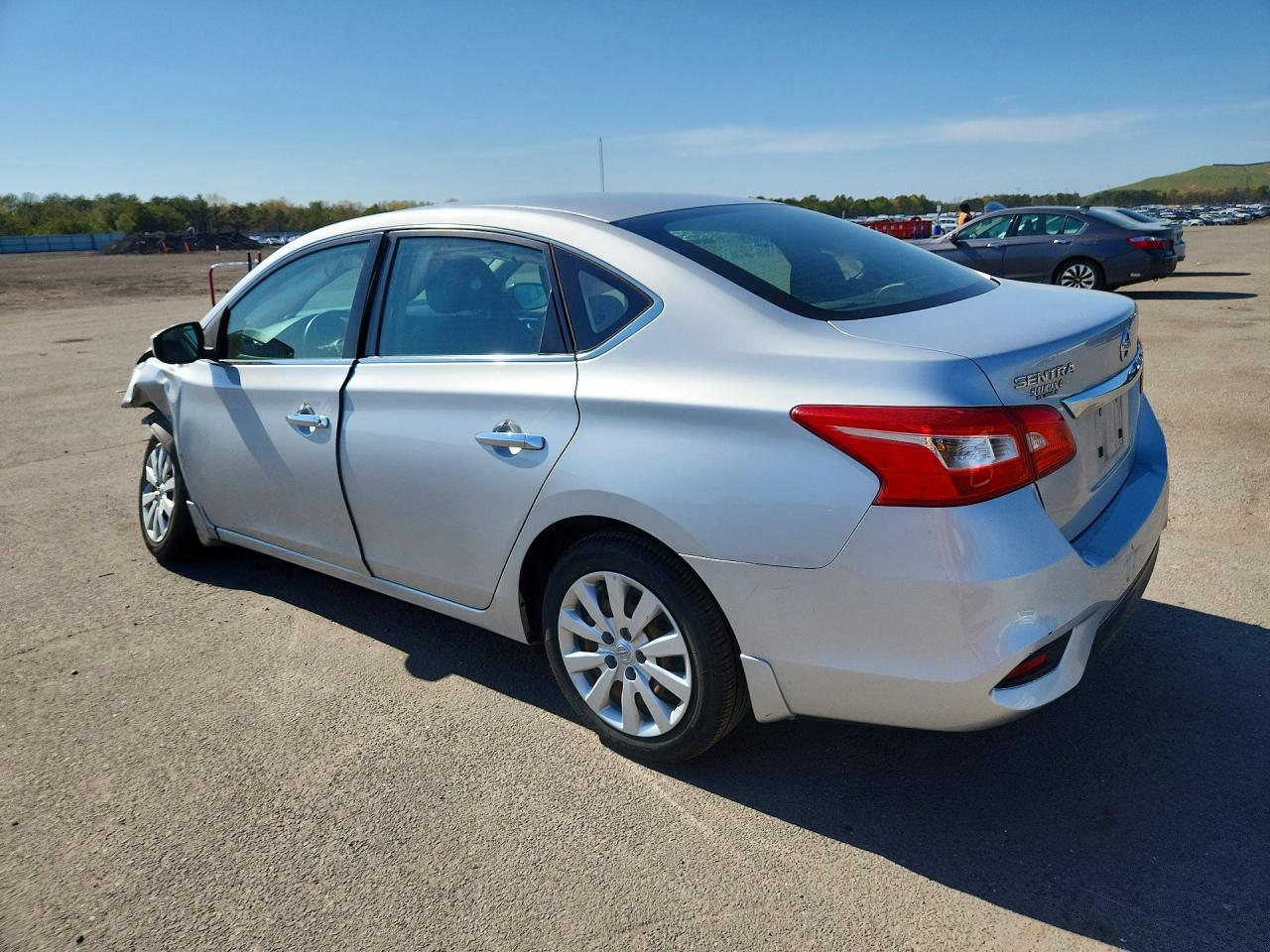 2019 Nissan Sentra S - Фото 2
