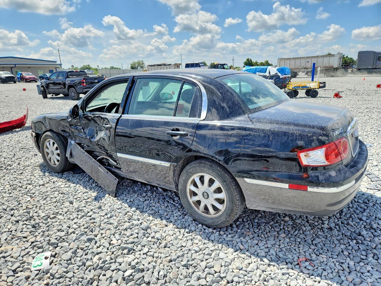 2005 Kia Amanti Base - Image 2
