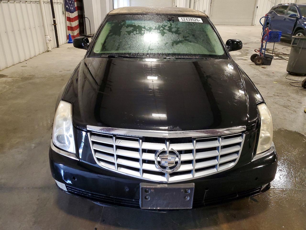 2006 Cadillac Dts - Image 5