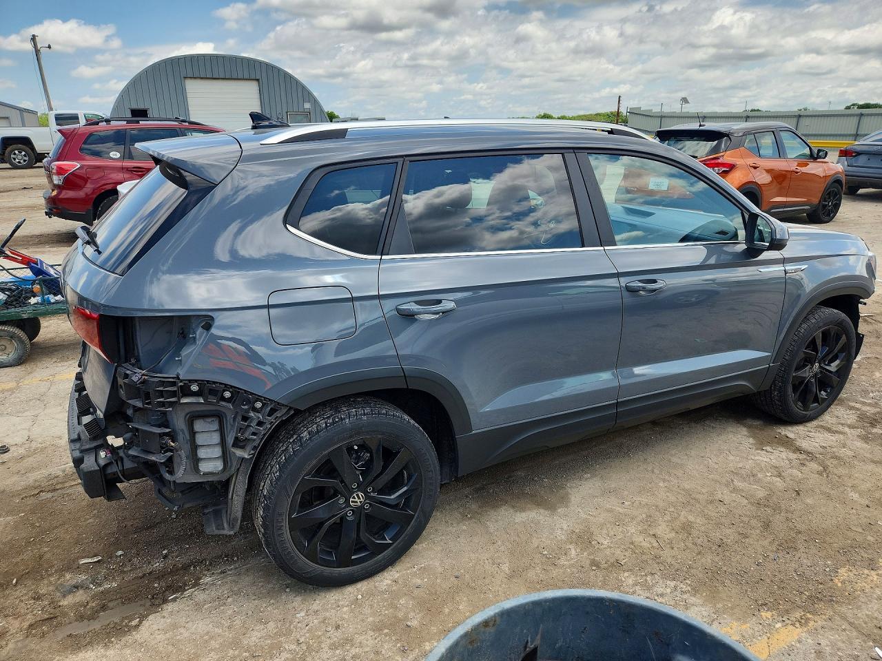 2022 Volkswagen Taos Se - Image 3