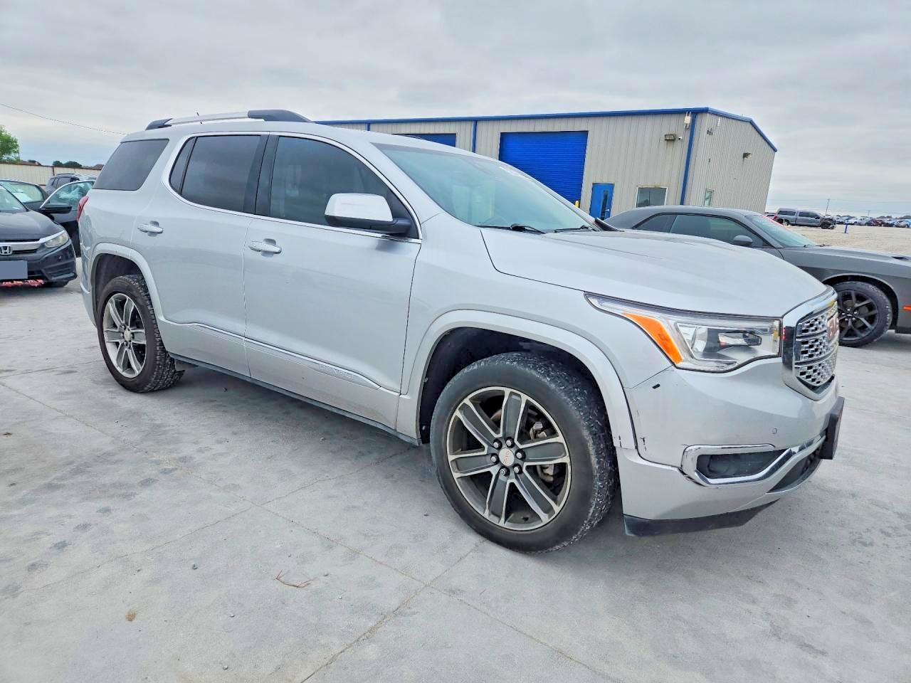 2019 GMC Acadia Denali - Фото 4