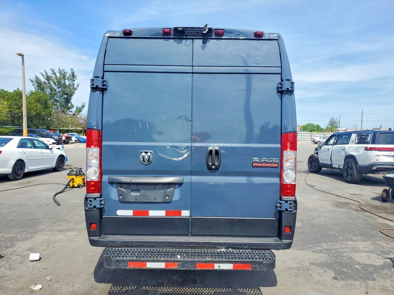 2020 Ram Promaster 3500 Delivery Van - Фото 6