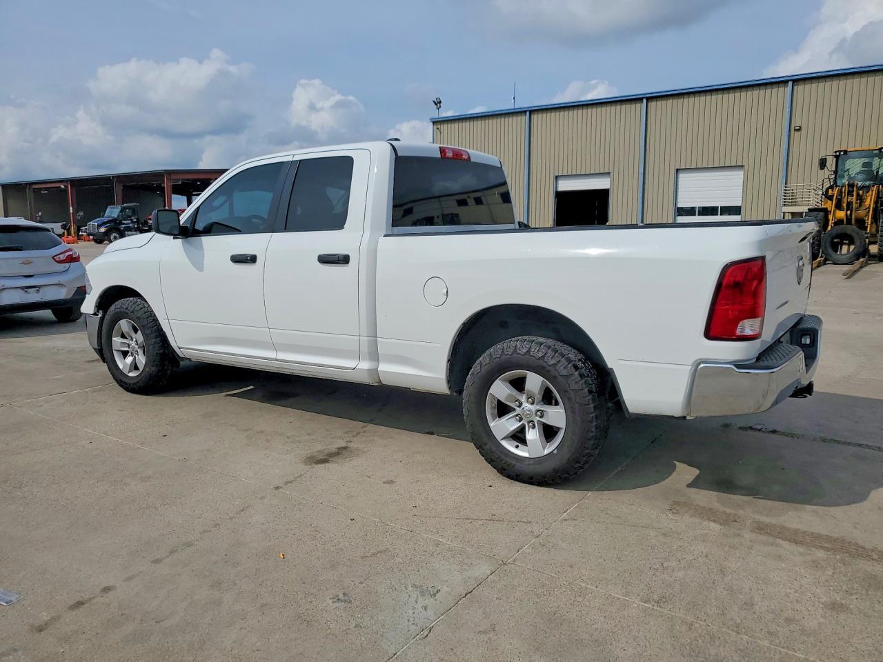 2020 Ram 1500 Classic Tradesman - Фото 2