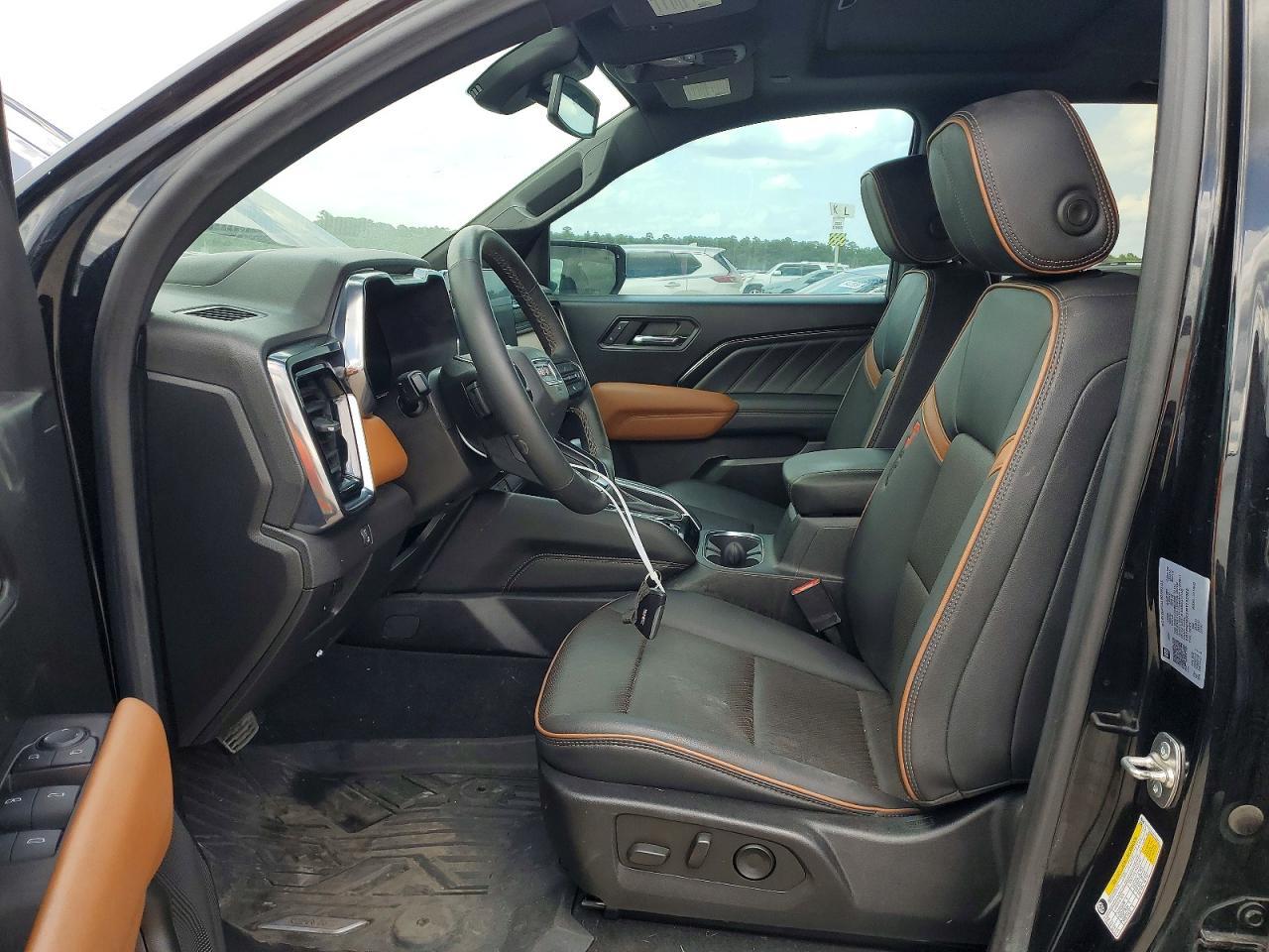 2024 GMC Canyon At4 - Image 7