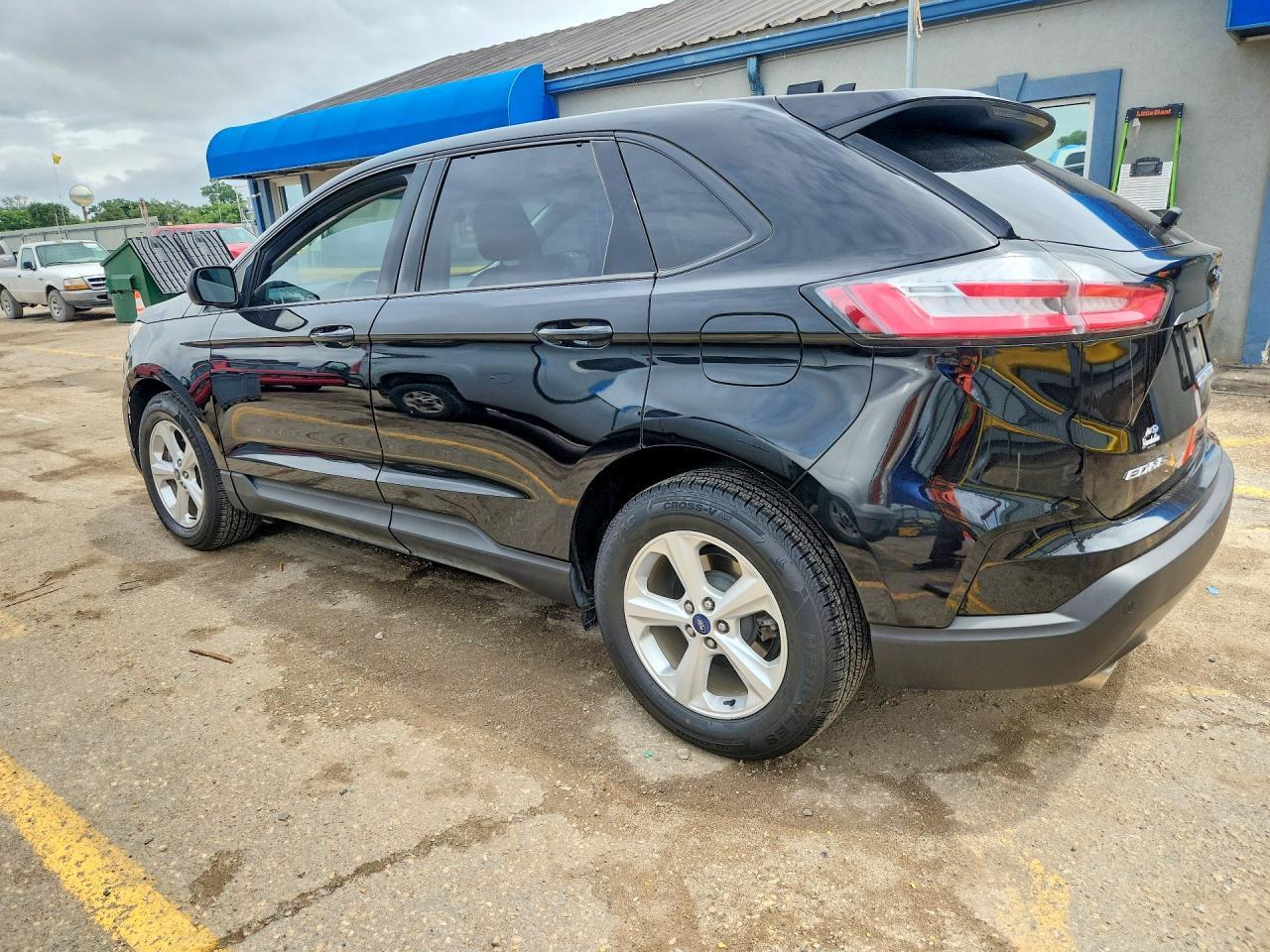 2020 Ford Edge Se - Image 2