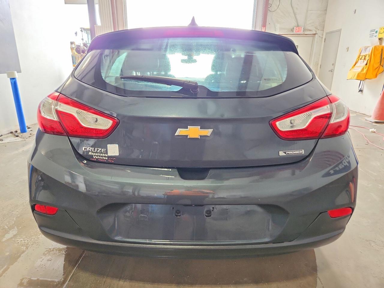 2018 Chevrolet Cruze Premier - Image 6