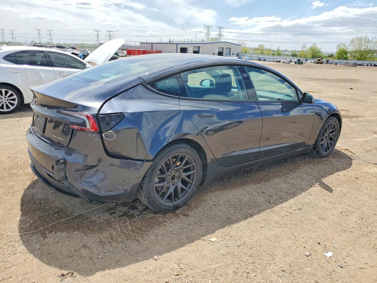 2024 Tesla Model 3 - Фото 3