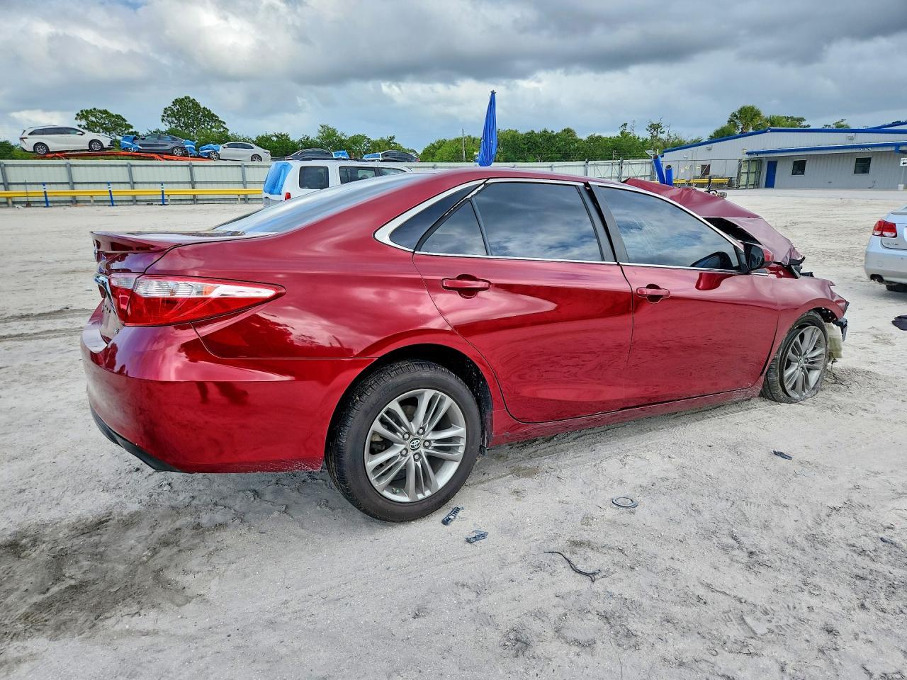 2017 Toyota Camry Se - Фото 3