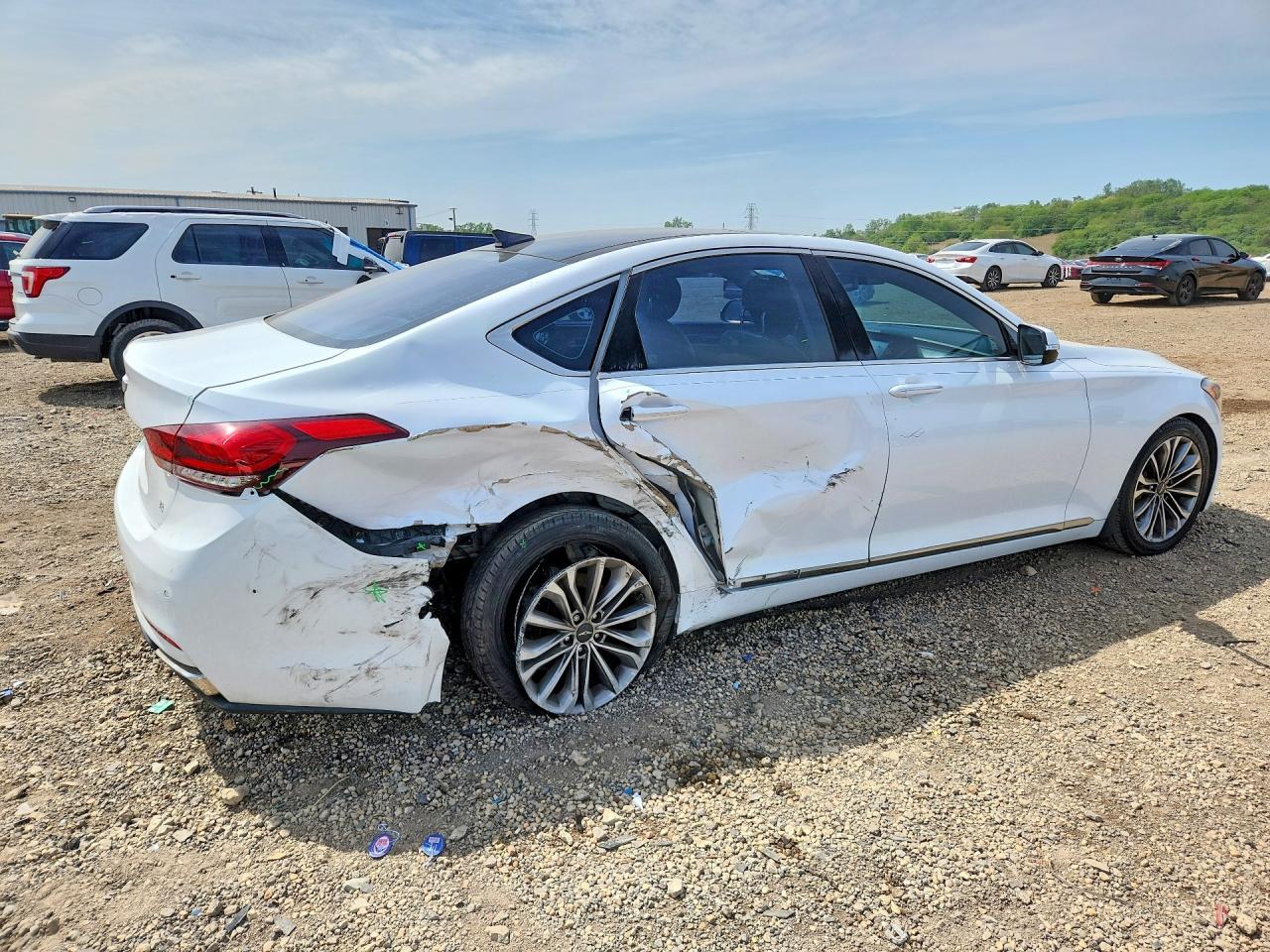2015 Hyundai Genesis 3.8L - Image 3