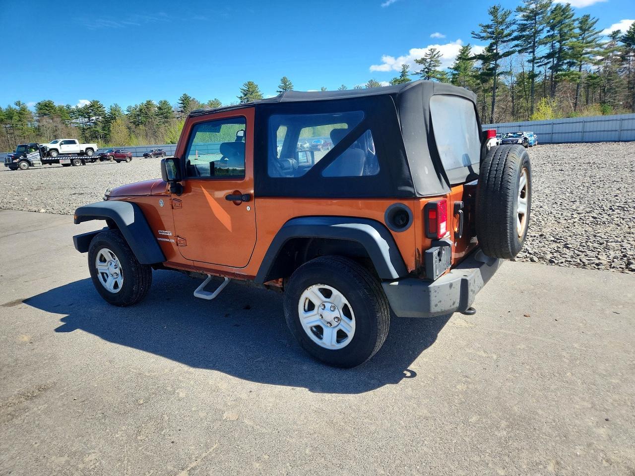 2010 Jeep Wrangler Sport - Фото 2