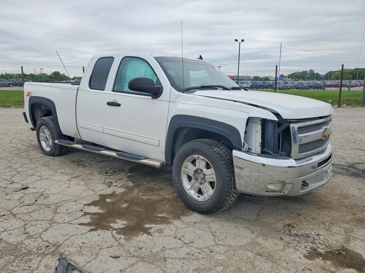 2013 Chevrolet Silverado - Фото 4