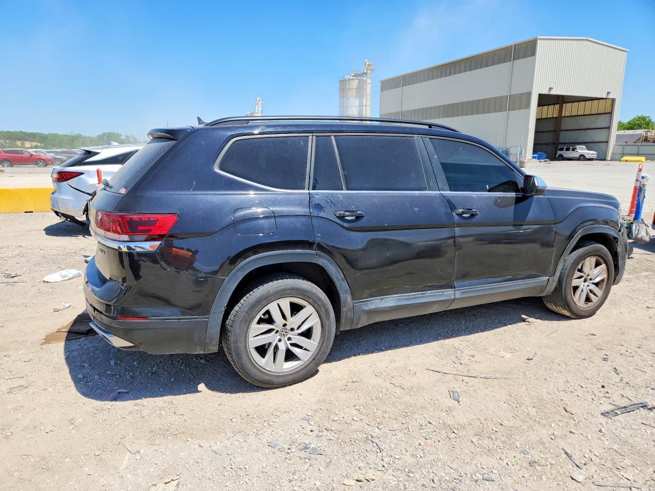 2021 Volkswagen Atlas S - Фото 3
