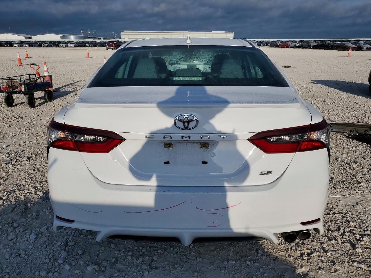 2022 Toyota Camry Se - Фото 6