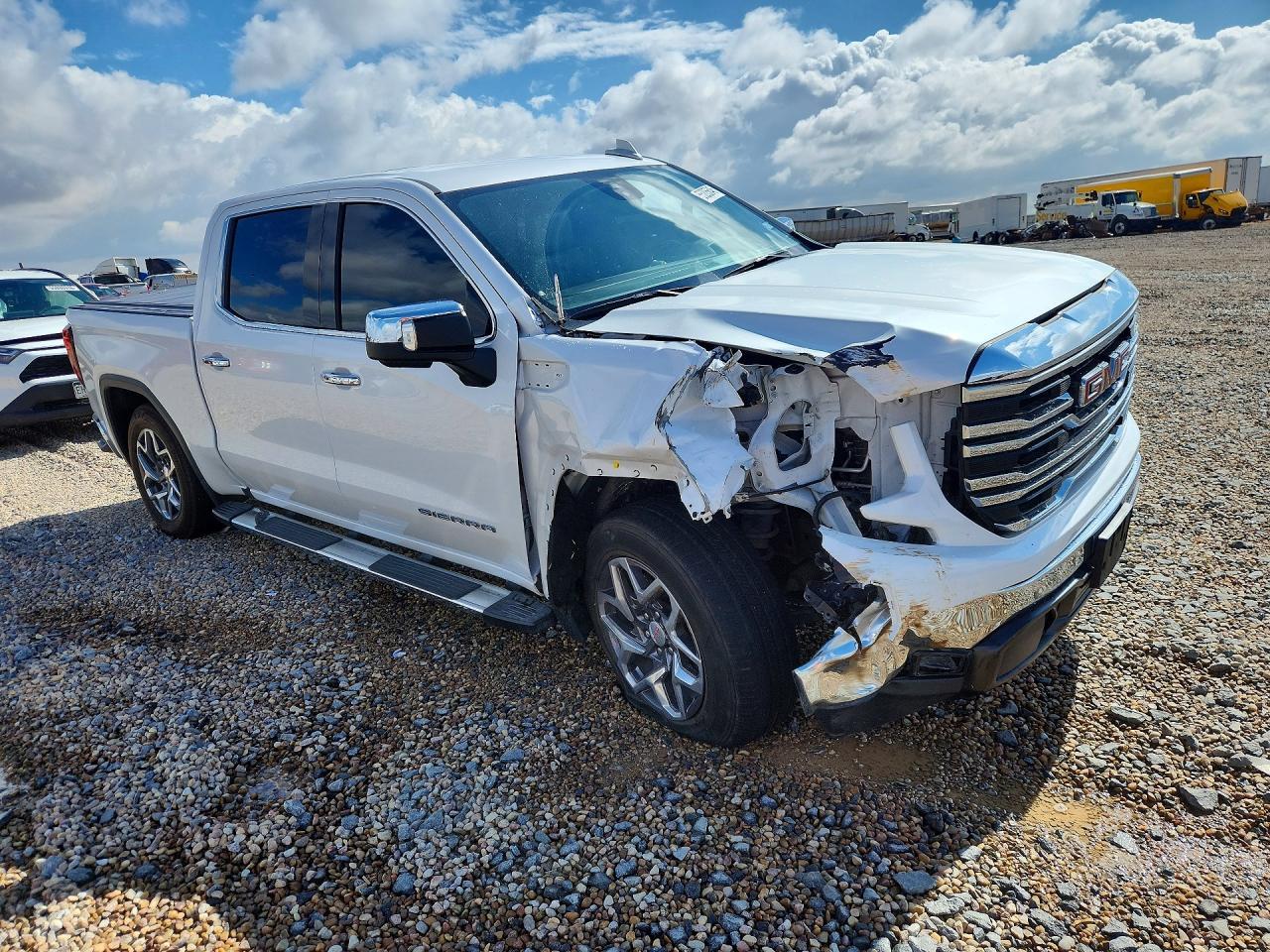 2023 GMC Sierra C1500 Slt - Image 4