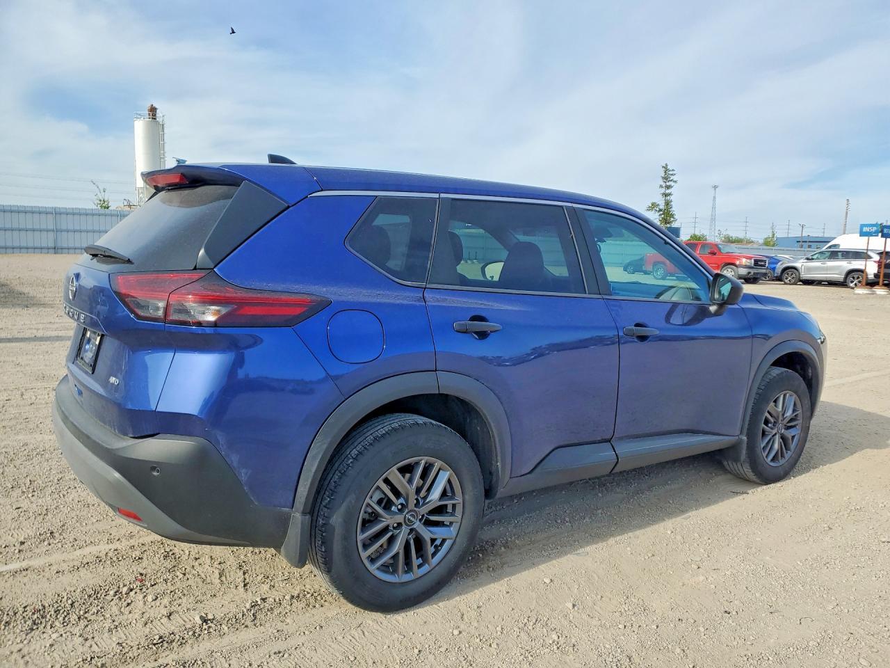 2023 Nissan Rogue S - Image 3