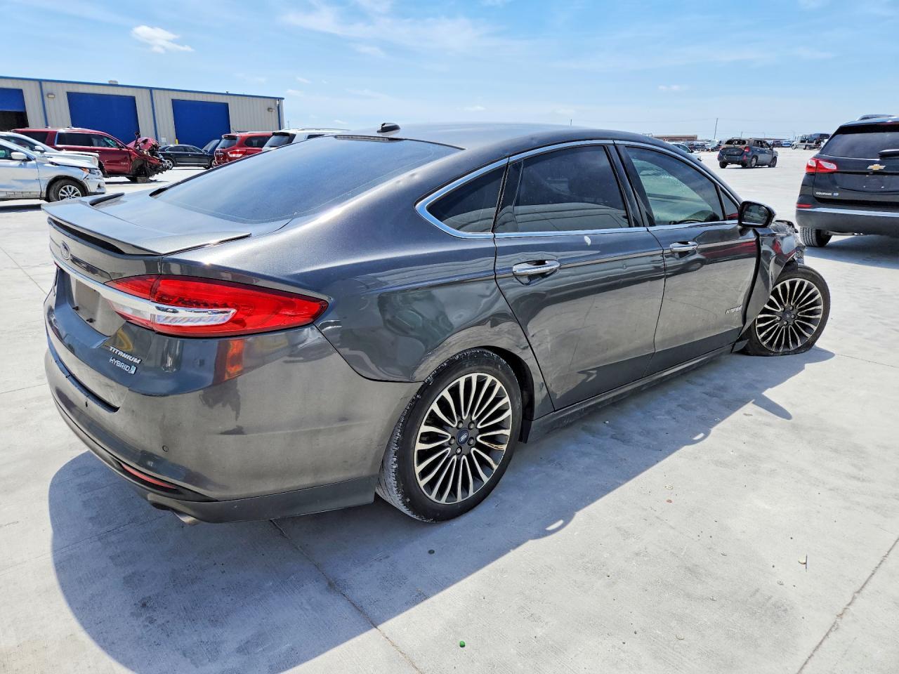 2017 Ford Fusion Titanium Hev - Фото 3