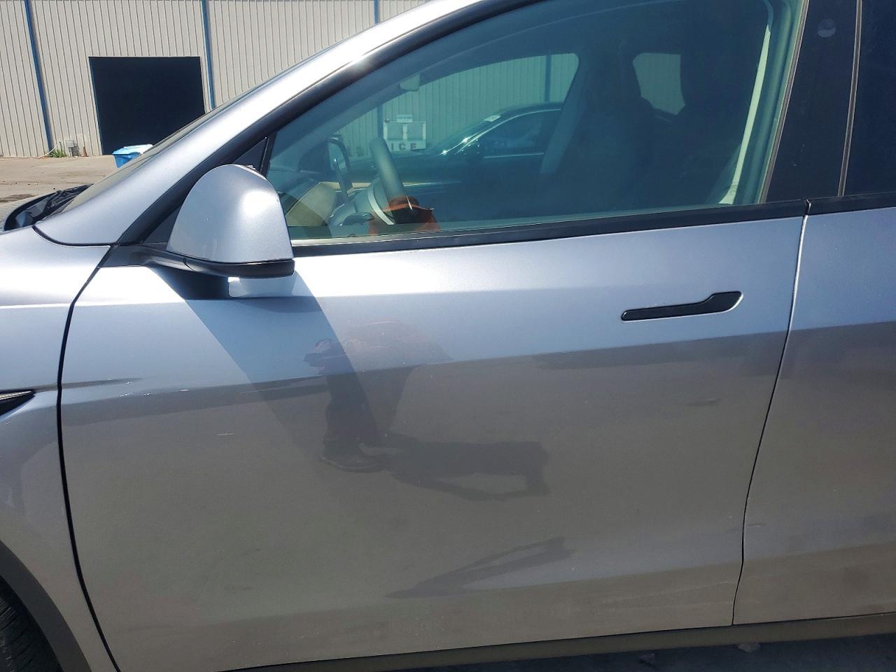 2024 Tesla Model Y - Image 7