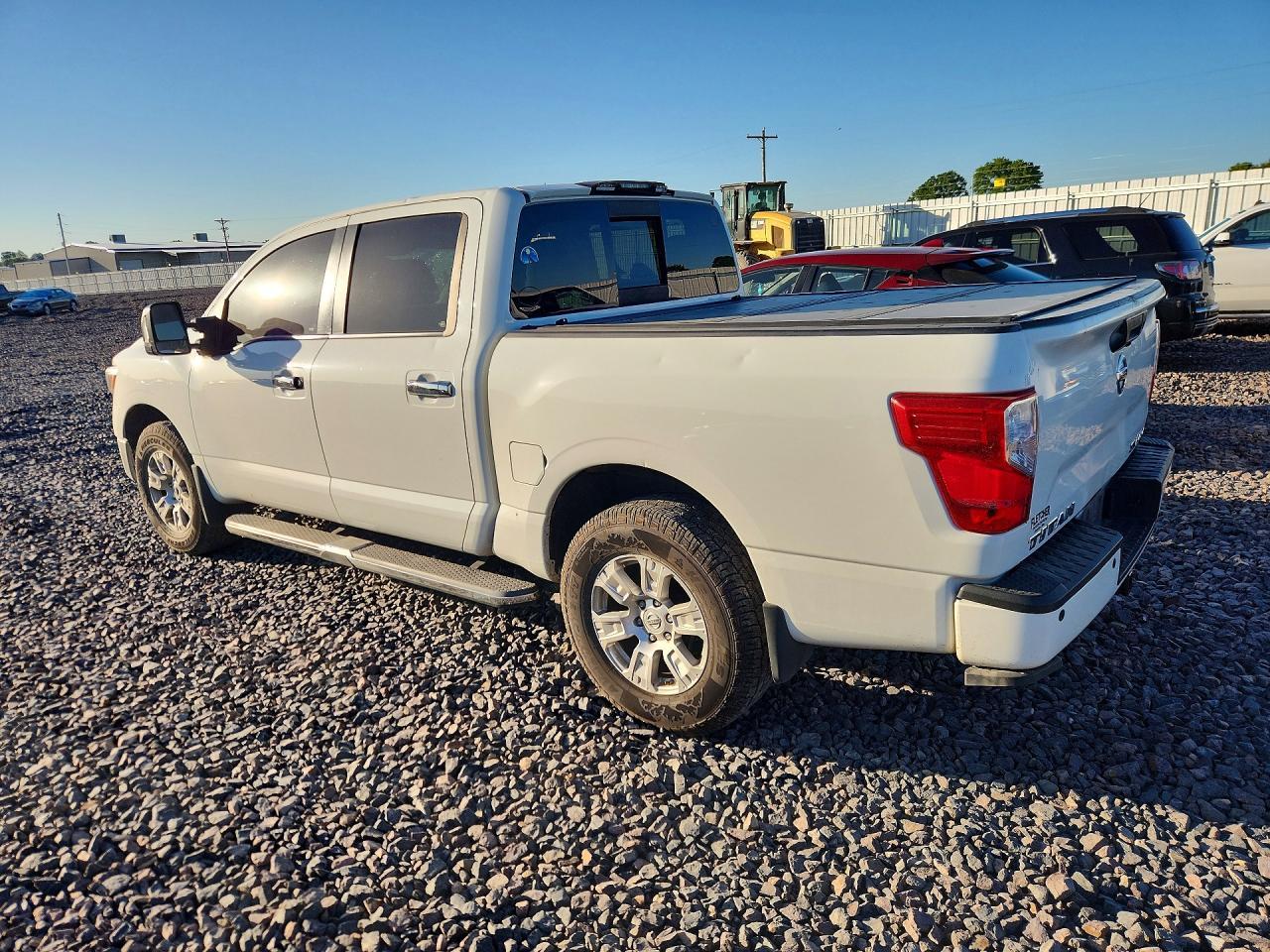 2018 Nissan Titan Sv - Фото 2