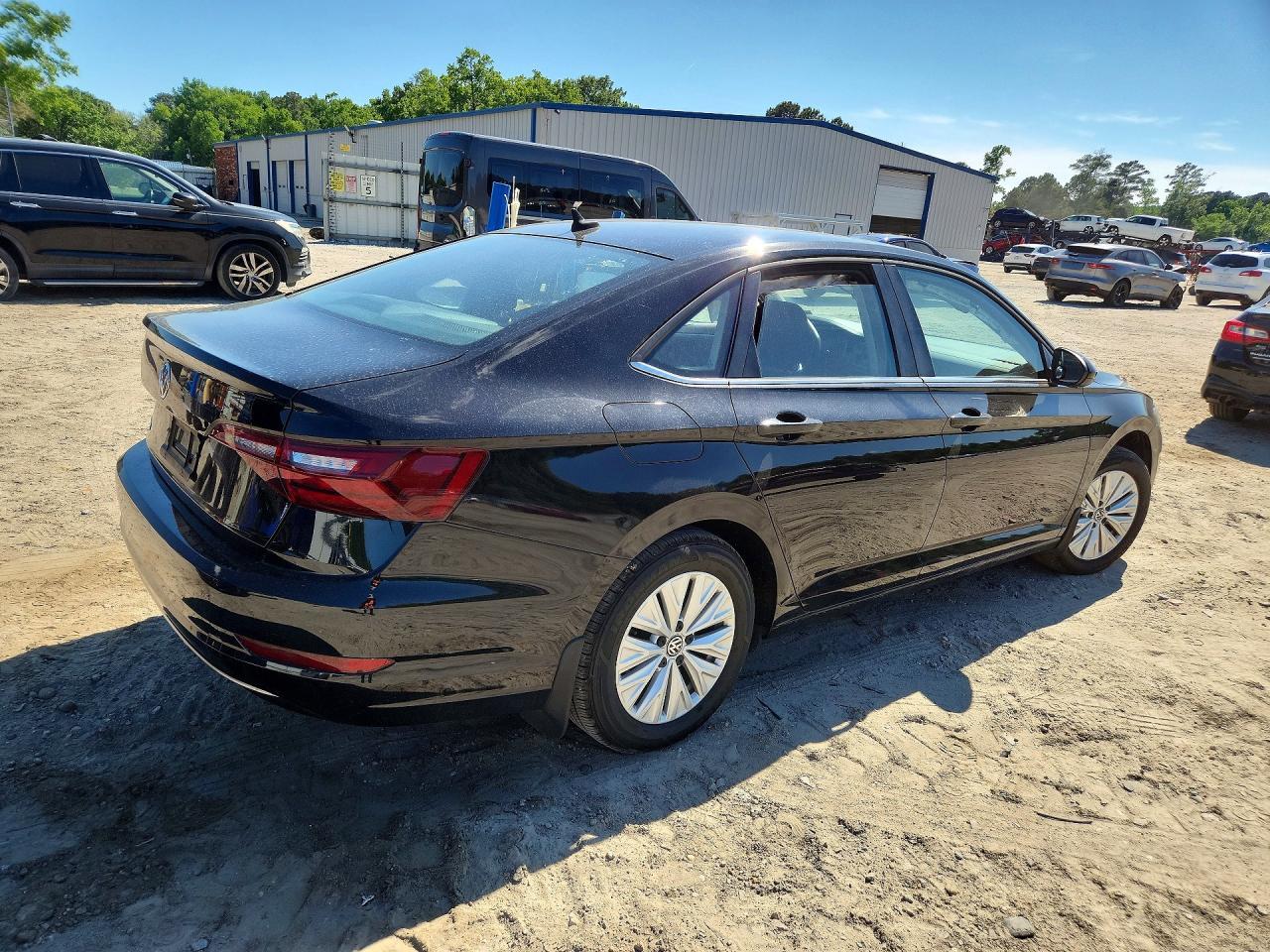 2020 Volkswagen Jetta - Image 3