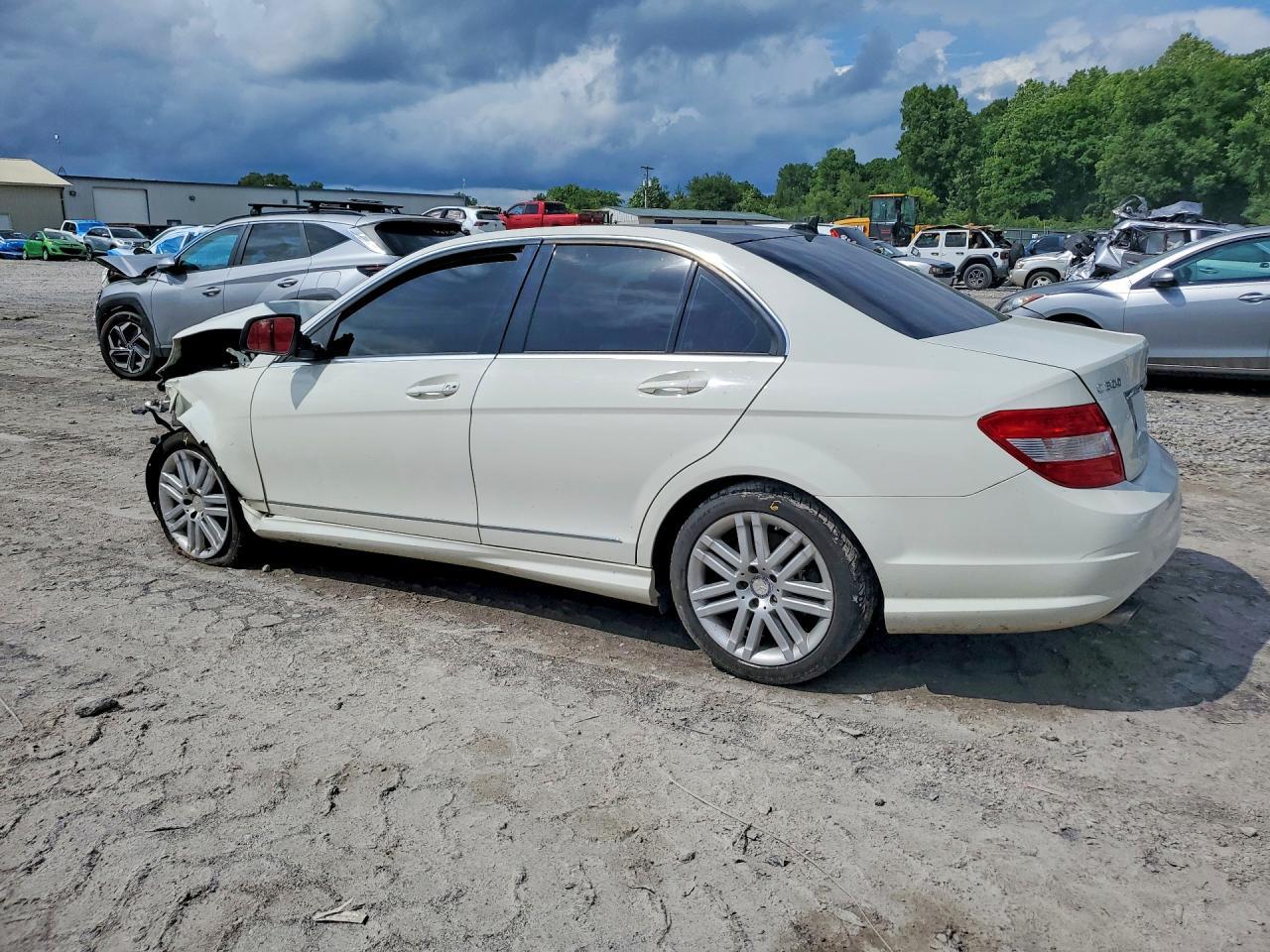 2009 Mercedes-Benz C 300 4Matic - Image 3