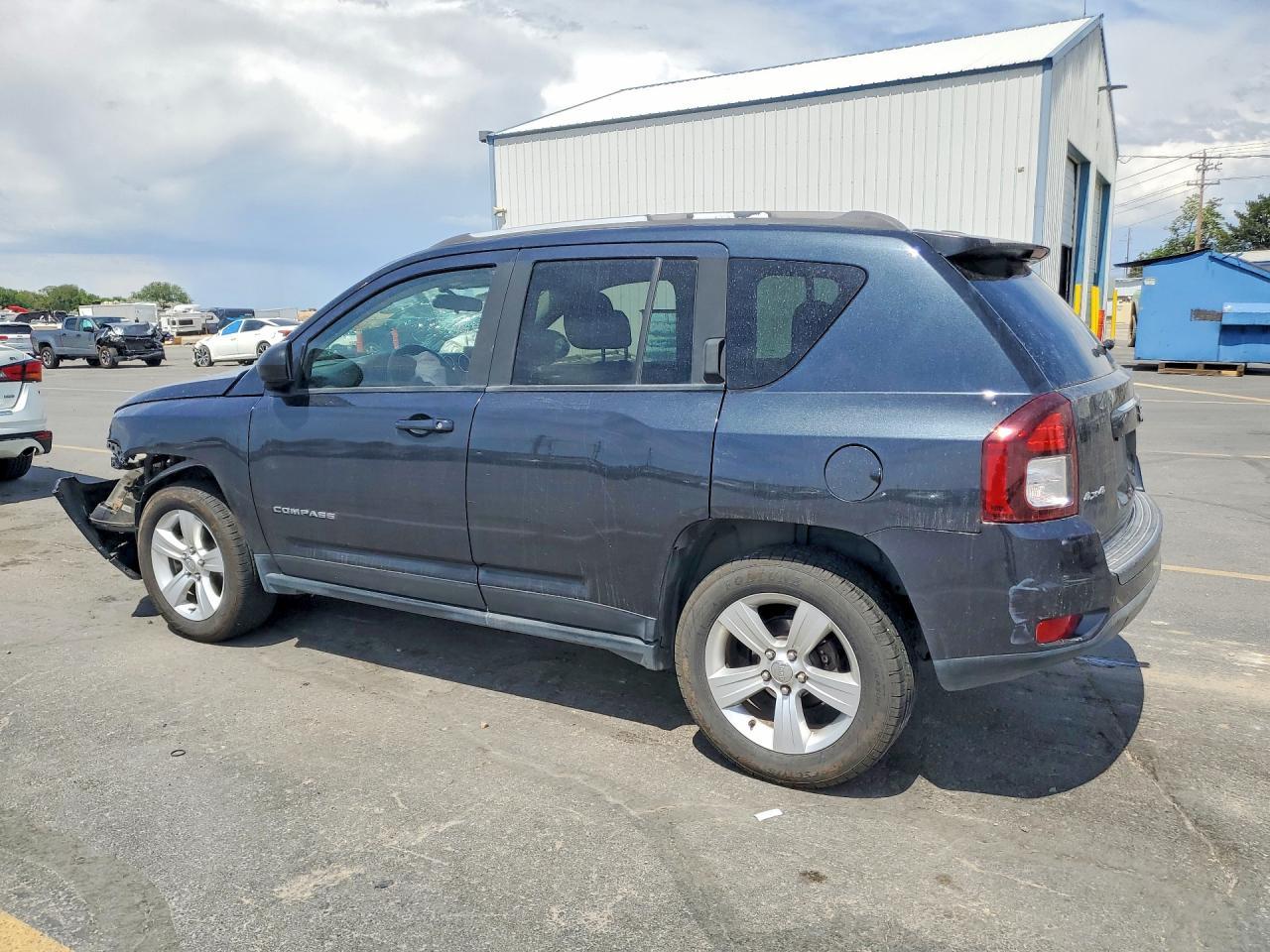 2015 Jeep Compass Sport - Фото 2