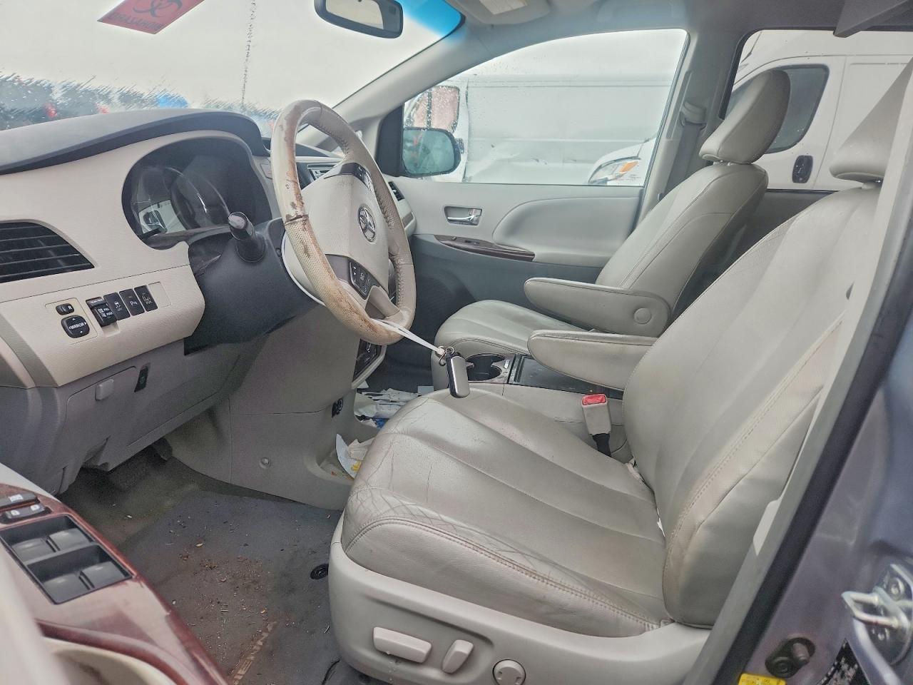2013 Toyota Sienna Xle - Фото 7
