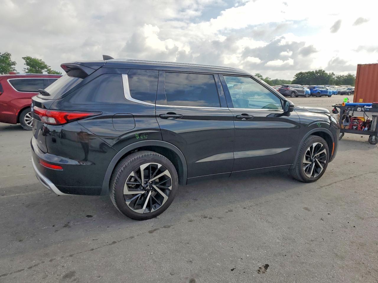 2024 Mitsubishi Outlander Sel - Фото 3