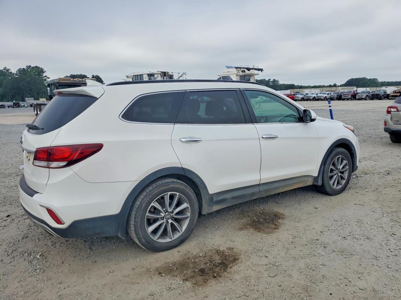 2017 Hyundai Santa Fe Se - Фото 3