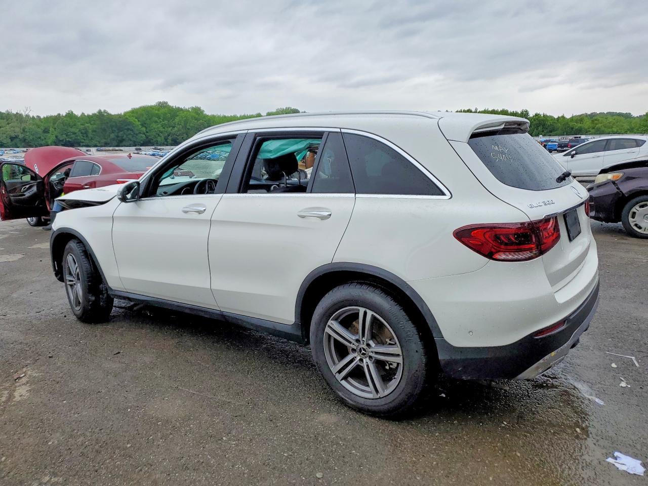 2021 Mercedes-Benz Glc 300 - Image 2