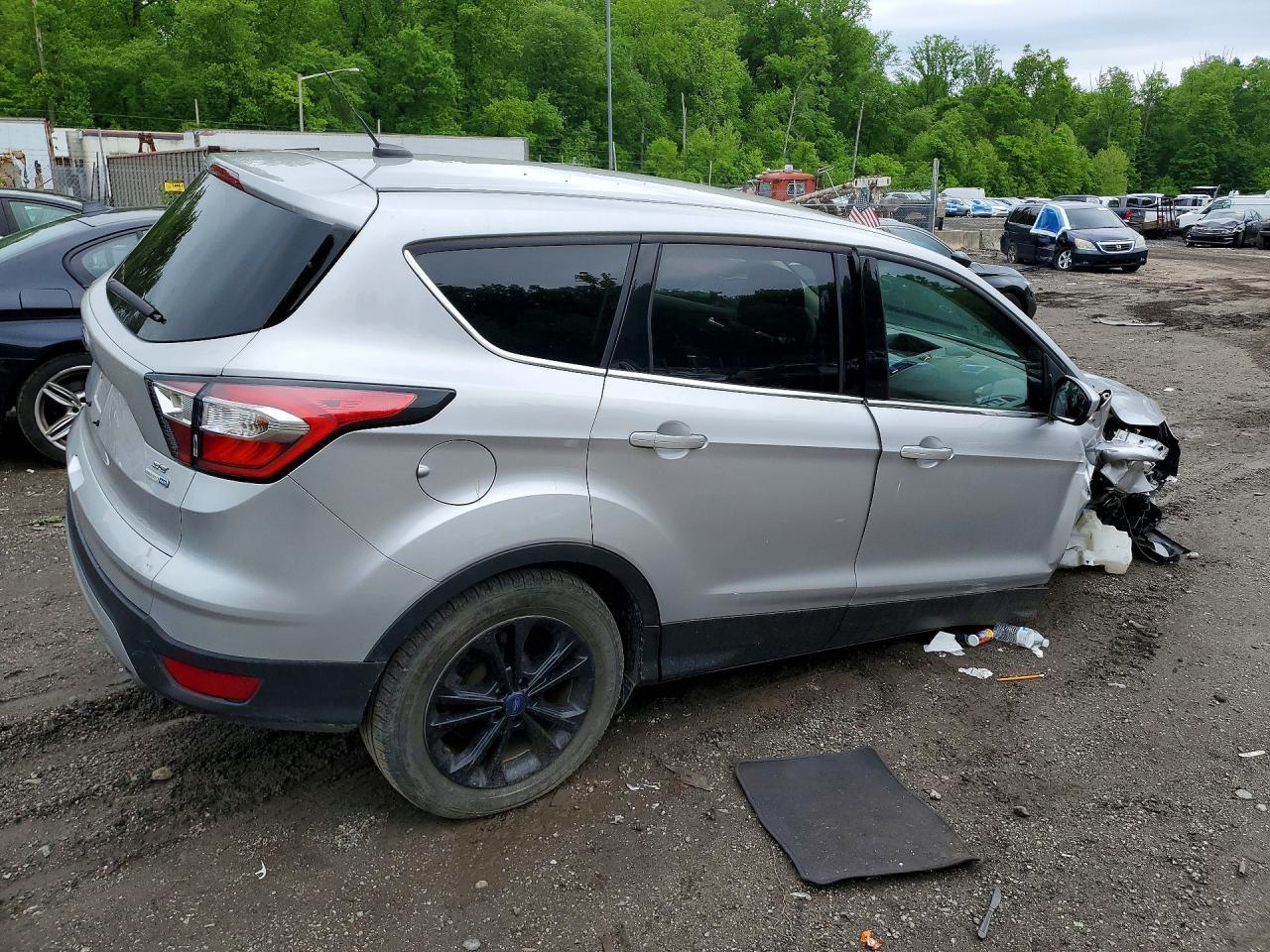 2017 Ford Escape Se - Фото 3